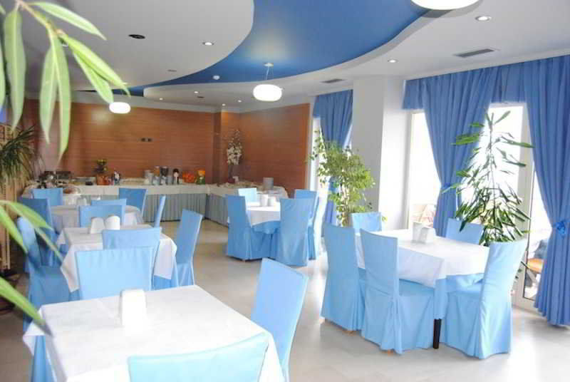 فندق دراسفي  فندق ومطعم أراغوستا المطعم الصورة